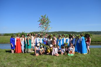 23.06.2024 года на базе МБУК "СКЦ МО "Тихоновка" пройдет Русский праздник "Троица"