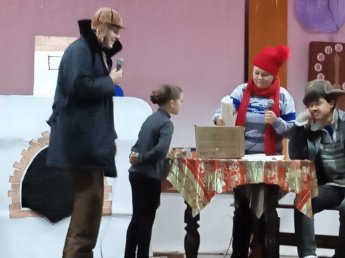 Новогодняя елка "Зима в Простоквашино"