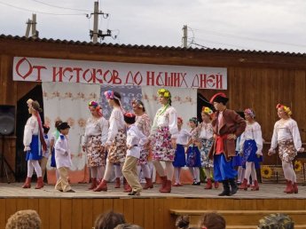 30 июля 2022 г. в МО "Тихоновка" провели мероприятия, посвящённые Дню села, 75 - ти летнему юбилею ДК и 35 - ти летнему юбилею народного коллектива "Берегиня"